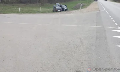 Под Орлом две машины после столкновения вылетели в кювет