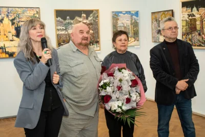 Фото 3. «Цветные города Ольги Душечкиной» можно увидеть в Орловском музее изобразительных искусств