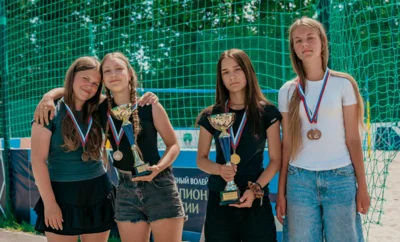 Фото 7. В Орле сезон пляжного волейбола открыли первенством и чемпионатом города