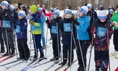 Фото 1. В Орле более тысячи человек вышли на лыжню в Медведевском лесу