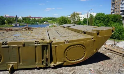 На Красный мост в Орле завезли понтоны