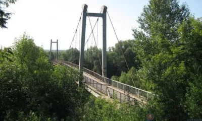 В Орле продолжается ремонт подвесного моста в парке «Ботаника»
