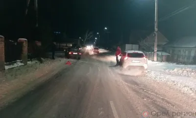 В Ливнах мужчина вышел из своего автомобиля и попал под колёса другого