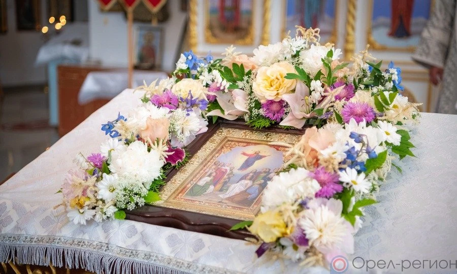 Ровно через сорок дней после Пасхи православная церковь празднует Вознесение Господне