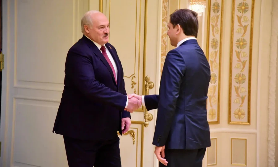 Андрей Клычков поздравил жителей Беларуси с Днём независимости
