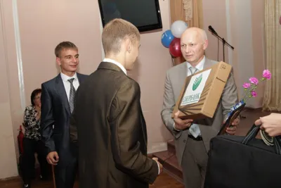 К подшефным - на выпускной вечер