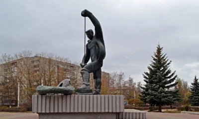 В Северном районе Орла благоустроят территорию возле памятника металлургу