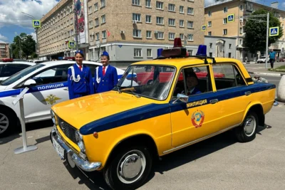 Фото 10. Сегодня в Орле сотрудники ГАИ организовали музей под открытым небом