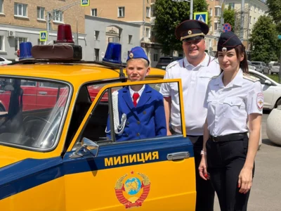 Фото 21. Сегодня в Орле сотрудники ГАИ организовали музей под открытым небом