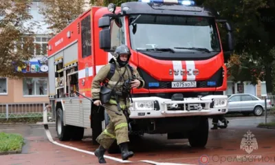 Орловские спасатели довезли до дома мужчину с детьми