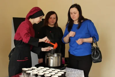 Фото 3. Орловские школьники и студенты испекли «Гостинцы для Защитника»