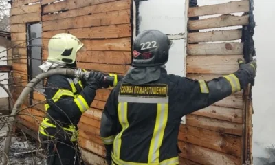 Орловские пожарные тушат большое возгорание в Леженках