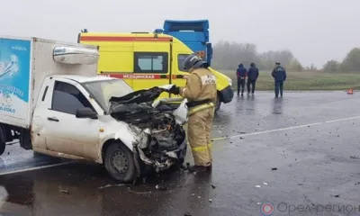 В результате ДТП в Ливенском районе пострадал водитель фургона