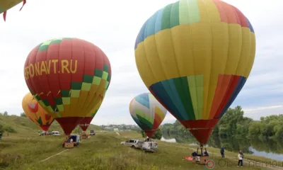 Утром в день города над Орлом проплыли разноцветные шары