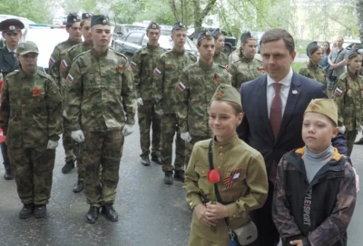 Фото 5. Андрей Клычков поздравил орловского ветерана Великой Отечественной войны Виктора Бондаря с Днём Победы