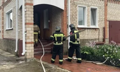 Под Орлом горела крыша жилого дома