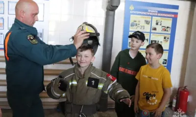 В Орле сотрудники МЧС провели экскурсию для детей из семейного МФЦ