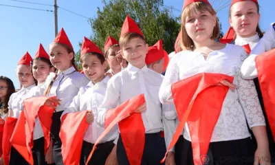Орловские пионеры отмечают праздник