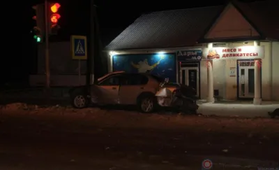 В Свердловском районе пьяный водитель едва не протаранил магазин