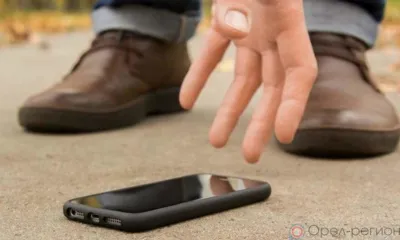 Уснувший на улице орловец лишился телефона и 17 тысяч рублей