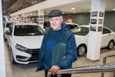 Фото 1. Пострадавшие на производстве орловцы получили ключи от новых автомобилей