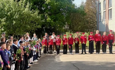 Фото 2. Под Орлом открыли мемориальную доску погибшему в ходе СВО Руслану Иванову