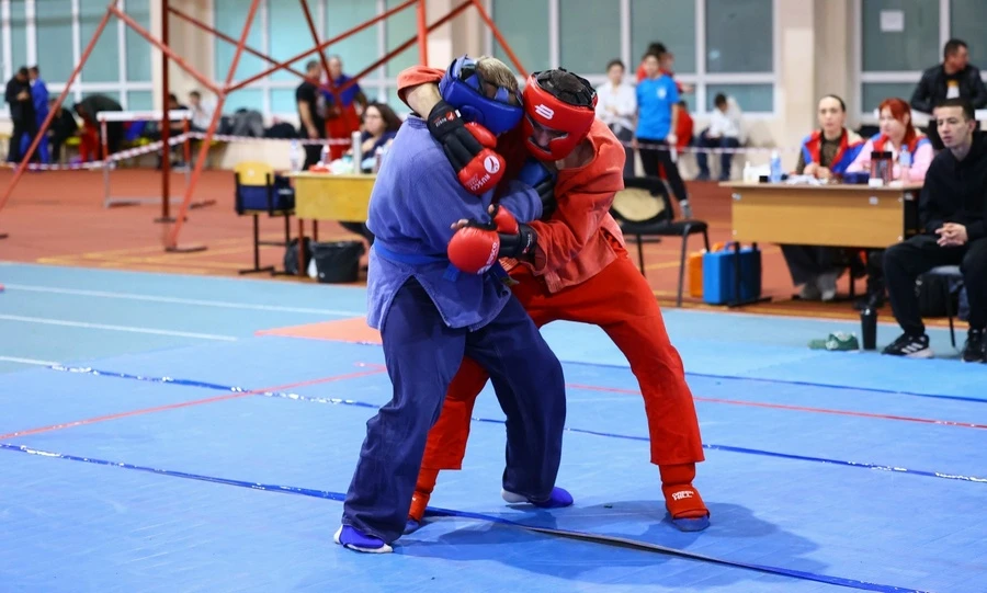 На областных соревнованиях по универсальному бою разыграли 39 комплектов наград