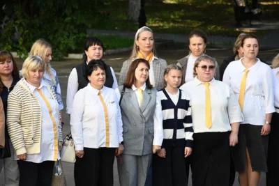 Фото 1. 120 школьников Орла познакомились с полевым бытом партизан