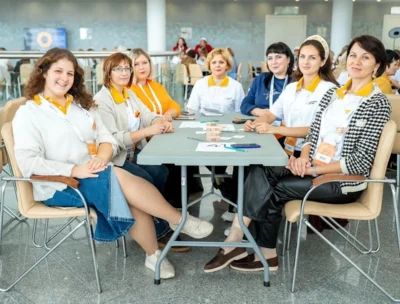 Фото 1. Ливенский педагог Екатерина Бдикина изучила новую философию