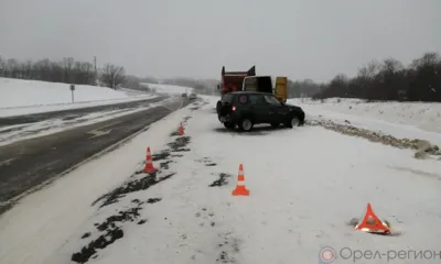 На орловской трассе водитель Mercedes попал под колёса Chevrolet Niva