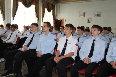 Фото 1. Студенты Орловского техникума путей сообщения познакомились с кавалером ордена Мужества