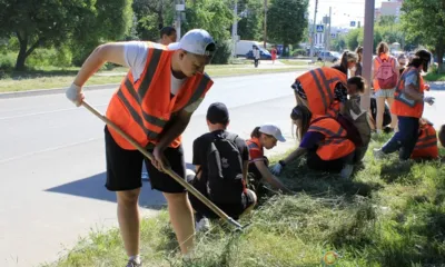 Ребята из экологических отрядов Орла получили первые заработанные деньги