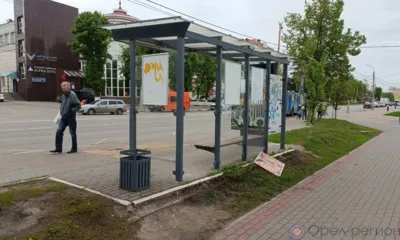 «Спецавтобаза» вновь убирает последствия вандализма на улицах Орла