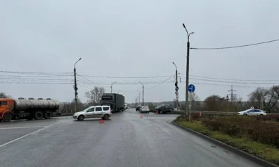 В Орле Lada после ДТП едва не улетела в реку