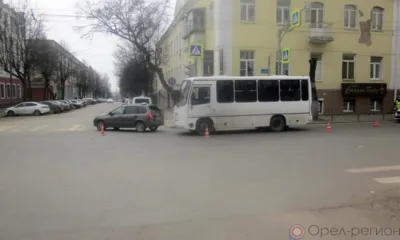 В Орле автобус протаранил Lada Kalina