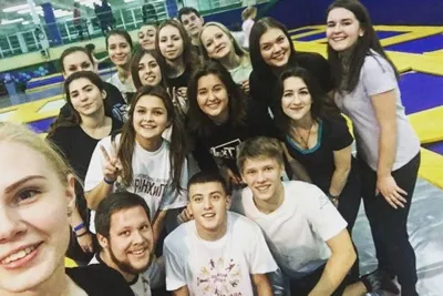 Встретиться со старыми друзьями и поболтать... могут абсолютно все