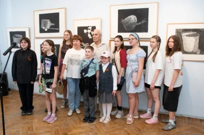 Фото 10. В Орловском музее изобразительных искусств открылась выставка «Вне цвета» народного художника РФ Гиви Калмахелидзе