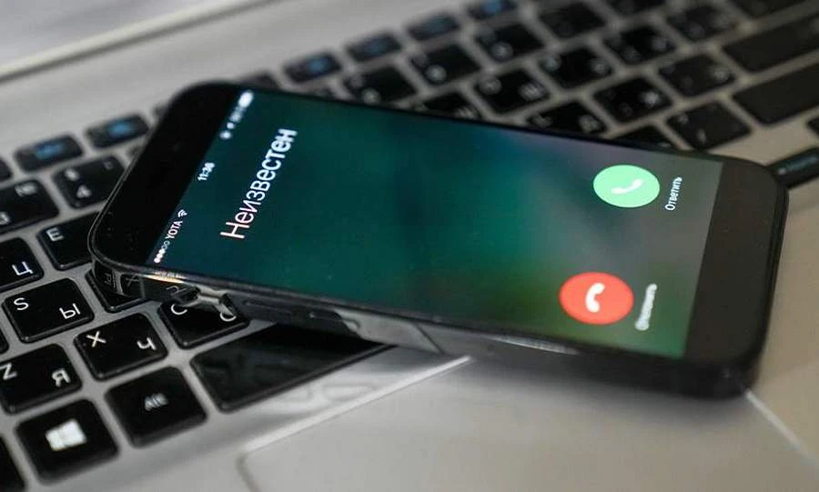 Топ-5 фраз, которые используют люди под влиянием мошенников