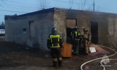 В Орле из нежилого здания пожарные спасли мужчину