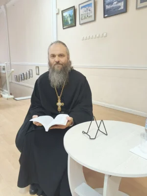 Фото 3. Благочинный храмов Мценского округа протоиерей Владимир Герченов рассказал о своей книге и о себе