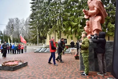 Фото 1. Андрей Клычков: «Глазуновский район заметно преобразился»