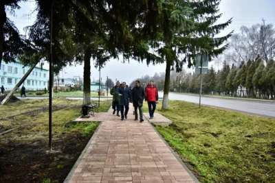 Фото 2. Андрей Клычков: «Глазуновский район заметно преобразился»