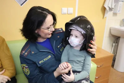 Фото 6. Орловские спасатели присоединились ко всероссийской благотворительной акции «Коробка храбрости»