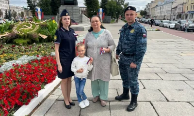 Орловские приставы поддержали всероссийскую акцию «Российский триколор»