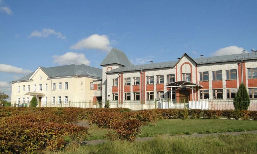 В рамках нацпроекта в Урицком районе ремонтируют школу