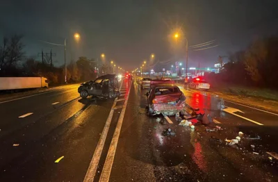 Фото 2. В массовом ДТП на орловской трассе пострадали три человека