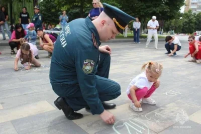 Фото 4. В Детском парке Орла проводятся мастер-классы «Безопасное лето с МЧС России»