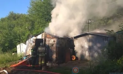 В Орле горел гараж с запертым внутри человеком