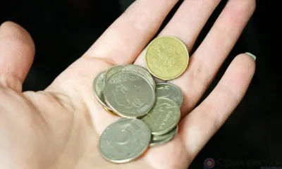 В Орловской области среди фальшивок оказались 5 рублей и 100 долларов