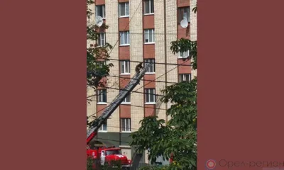 Пожарные спасли 5 человек из горящей многоэтажки на Покровской в Орле